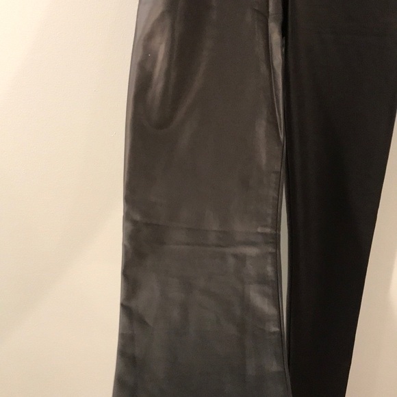 Matte black polyester smooth leggings - Picture 2 of 2